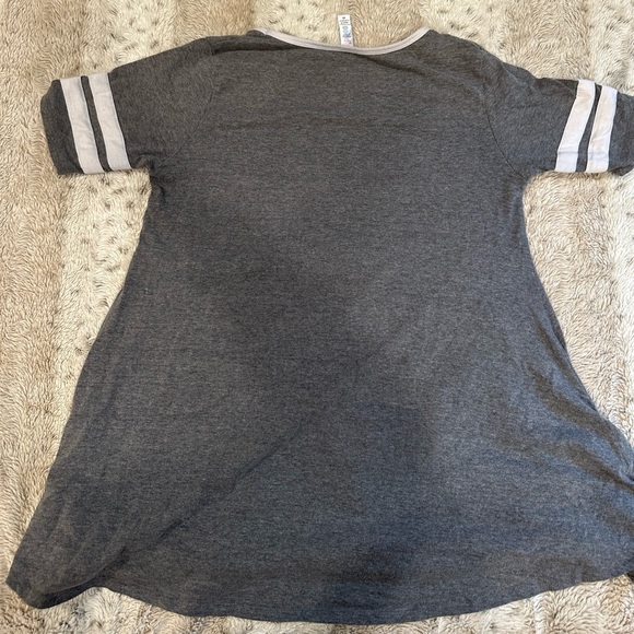 Lularoe Perfect T - Picture 2 of 3